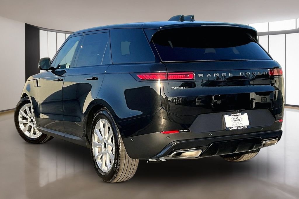 New 2026 SANTORINI BLACK Land Rover SE image 3