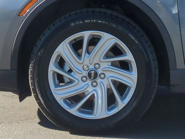 Used 2023 Gray Lincoln Standard image 17