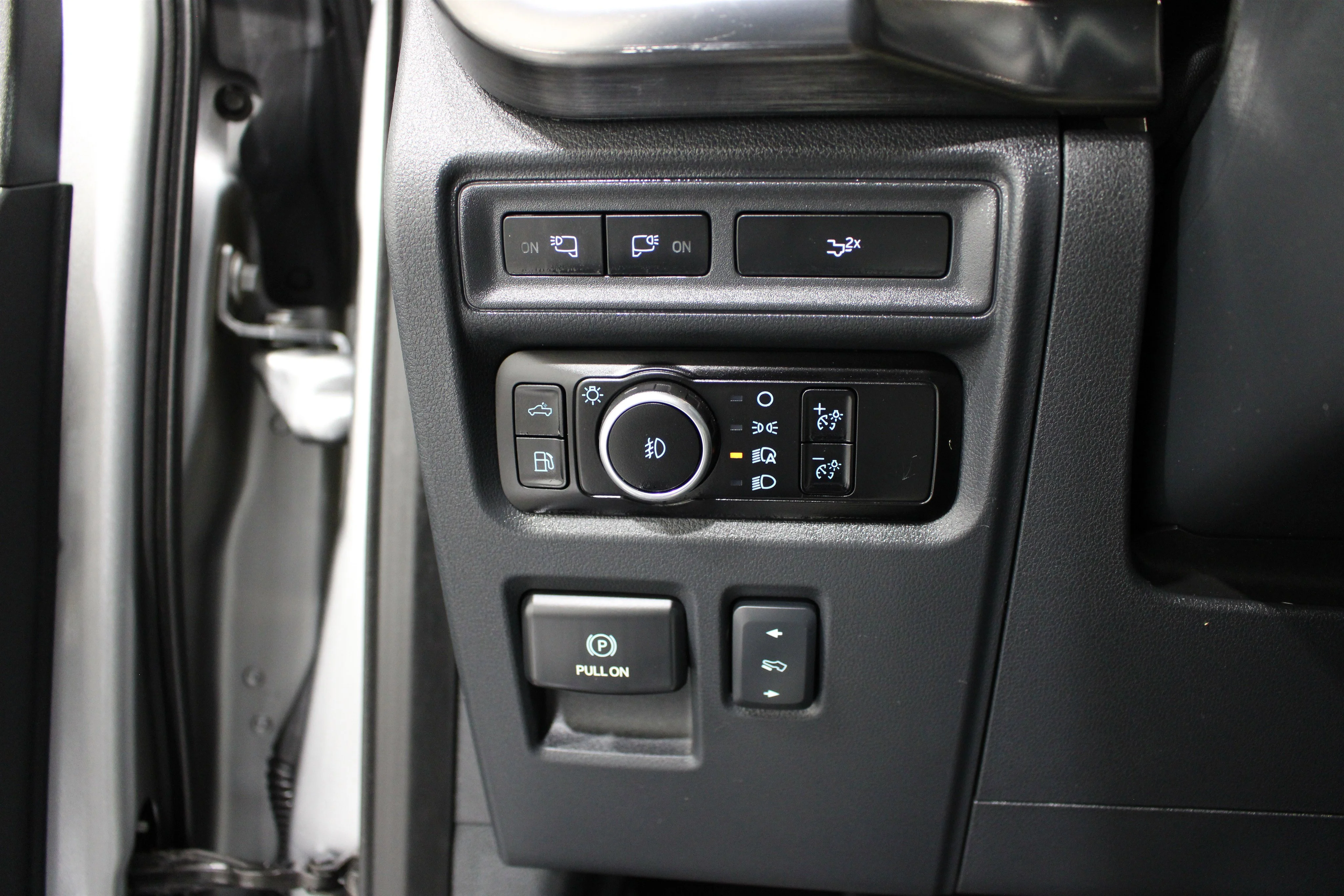 2023 Ford F-150 Lariat - Photo 9