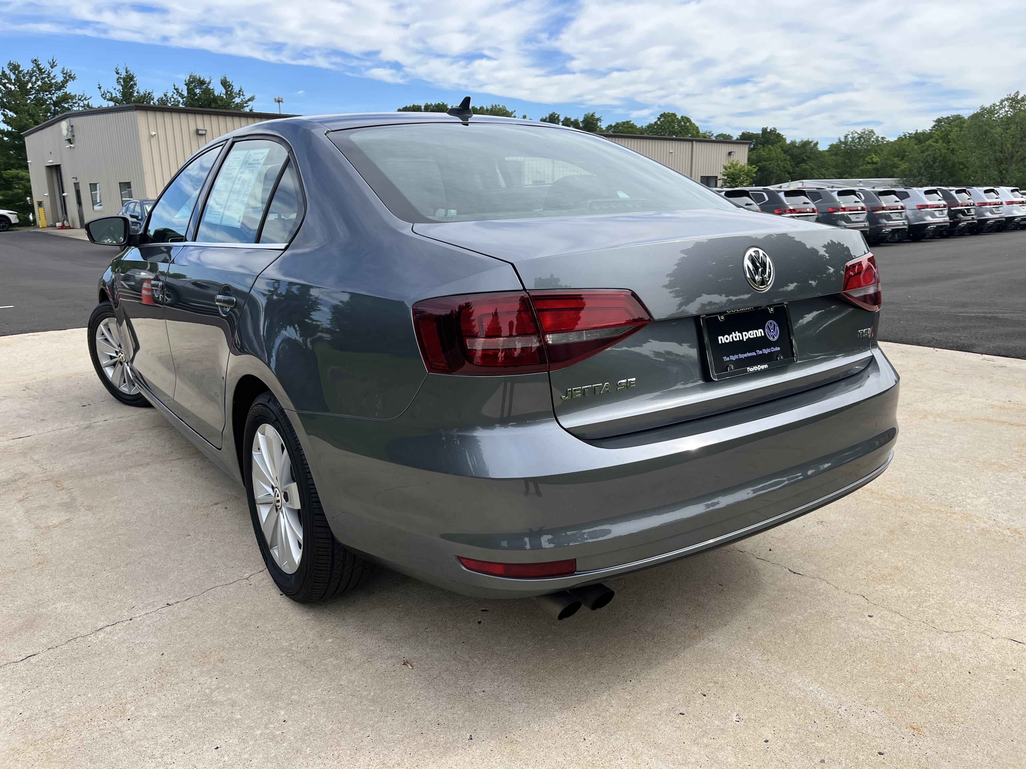 Used 2016 Gray Volkswagen 1.4T SE image 9
