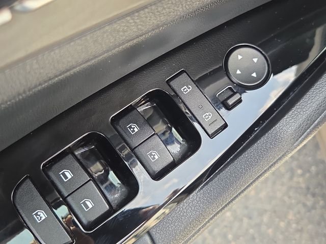 Certified Used 2024 Snow White Pearl Kia X-Line image 21