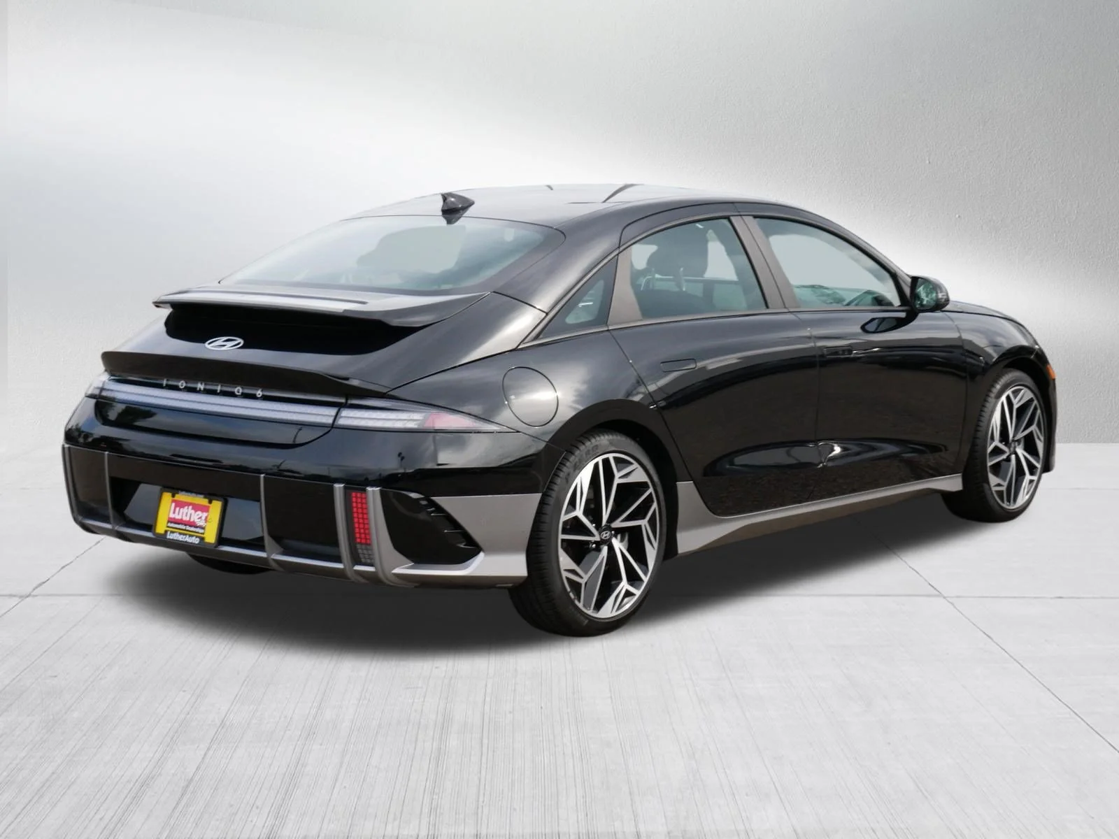 Used 2023 Onyx Black Hyundai SEL image 7