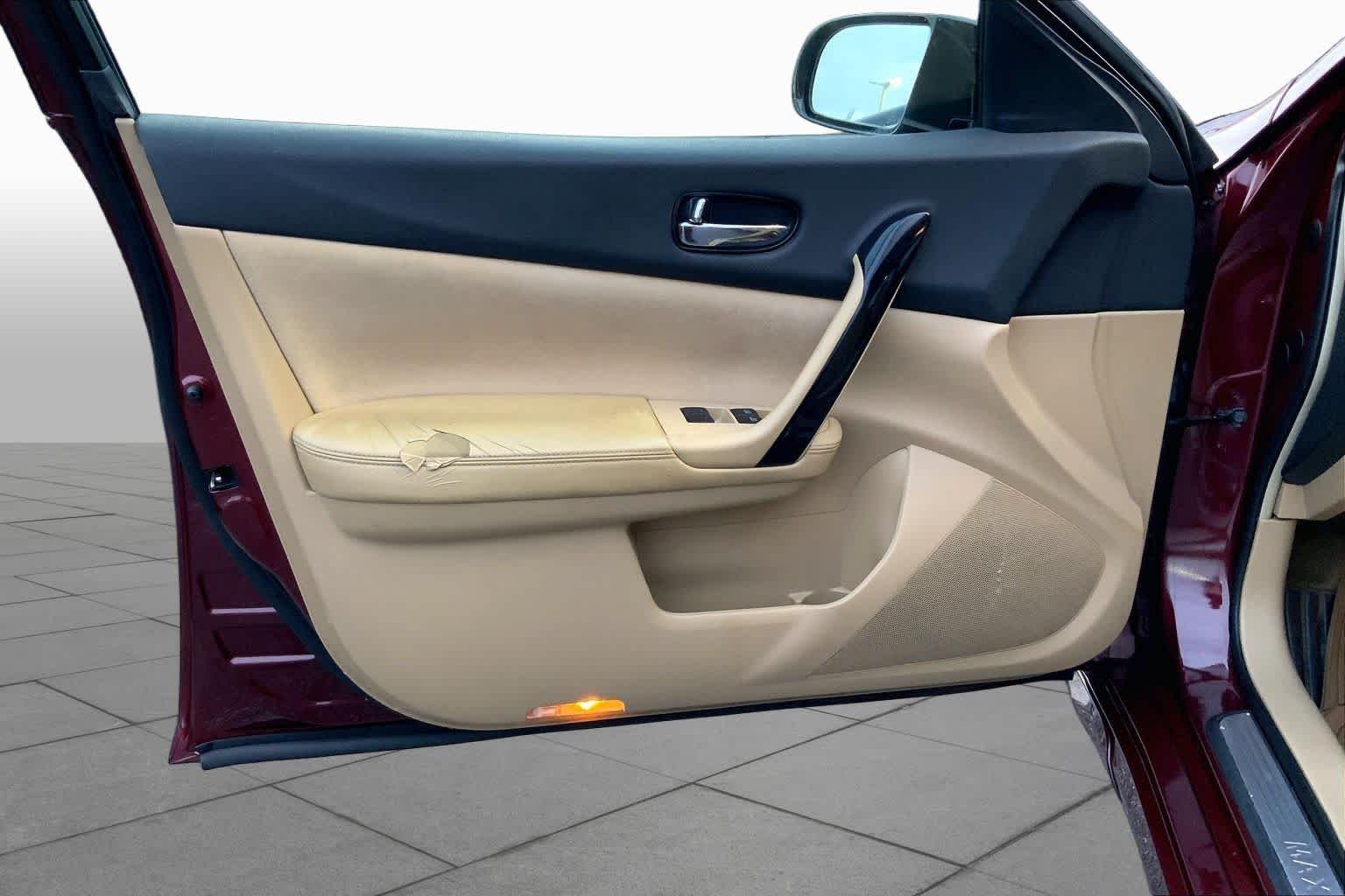 Used 2011 Tuscan Sun Metallic Nissan 3.5 S image 20