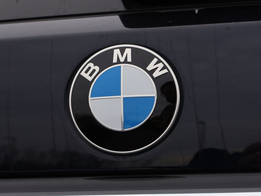 Used 2023 Carbon Black Metallic BMW xDrive40i image 18