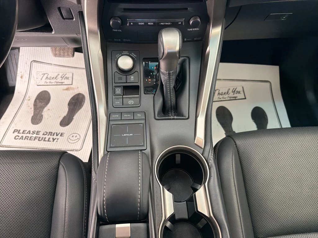Used 2017 White Lexus 200t image 10