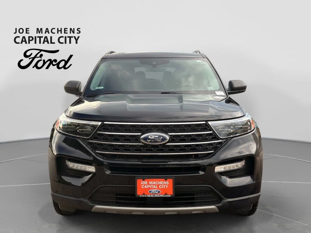 Used 2023 Agate Black Metallic Ford XLT image 10
