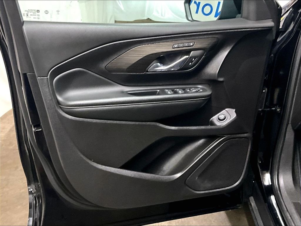 Used 2024 Black GMC SLT image 9