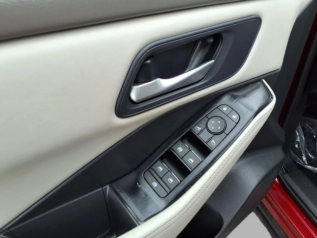 Used 2025 Red Nissan SV image 20