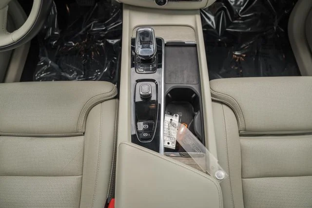 Used 2022 Denim Blue Volvo Inscription image 27