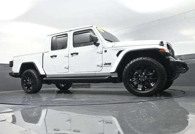 Used 2025 White Jeep Nighthawk image 31