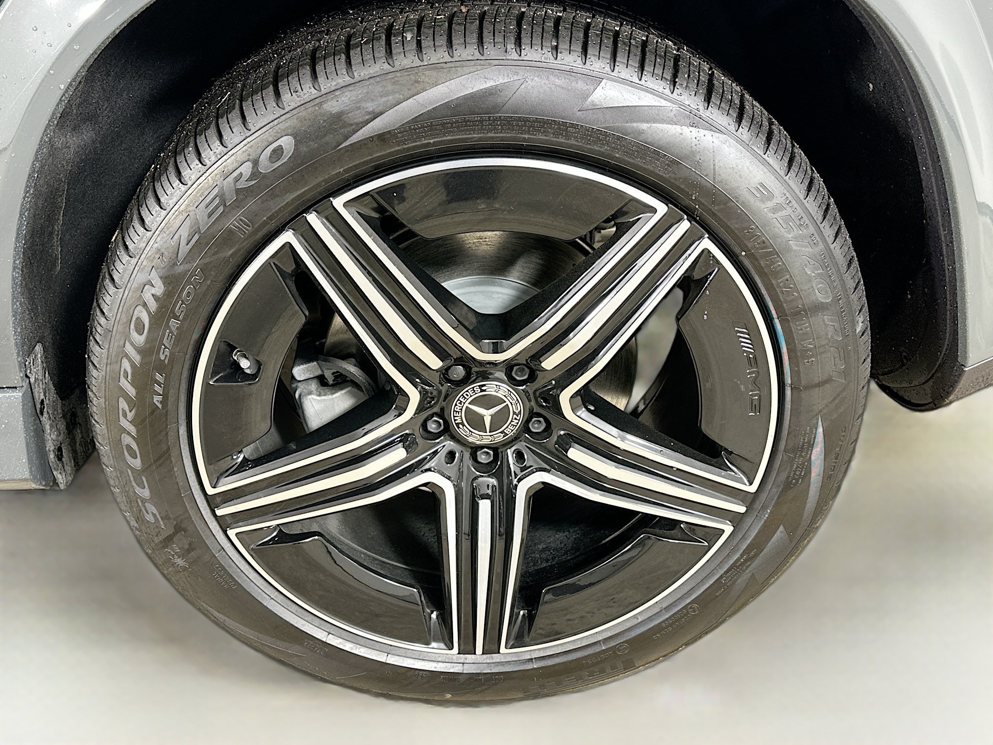 Used 2026 Gray Mercedes-Benz GLE 450 image 39