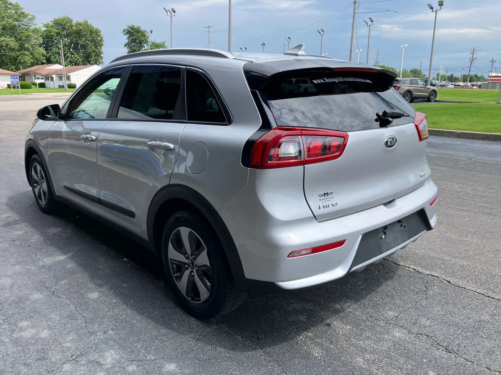 Used 2018 Silky Silver Kia LX image 14