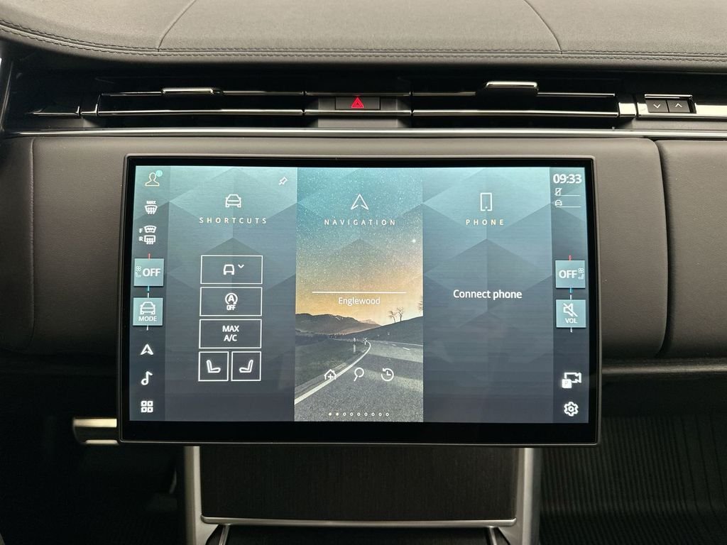 New 2026 Eiger Grey Land Rover SE image 13