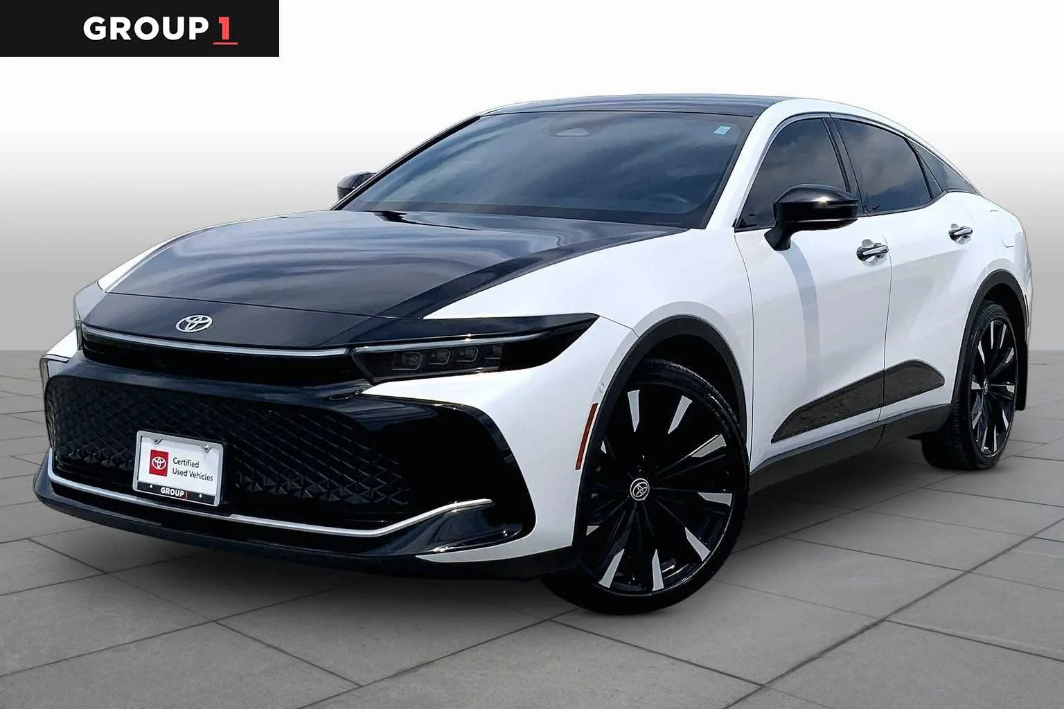 2024 Toyota Crown Platinum AWD's photo