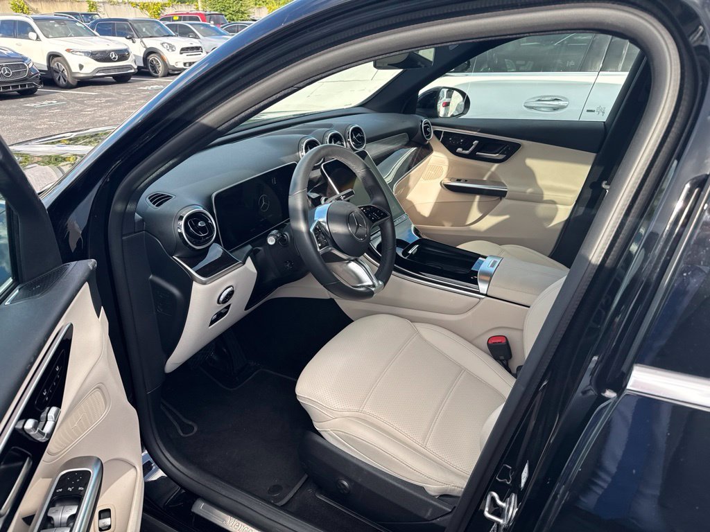 Certified Used 2026 Black Mercedes-Benz GLC 300 image 4