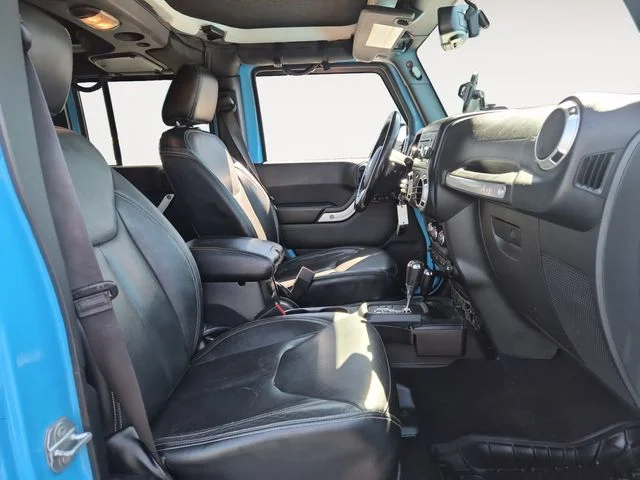 Used 2017  Jeep Unlimited Sahara image 15