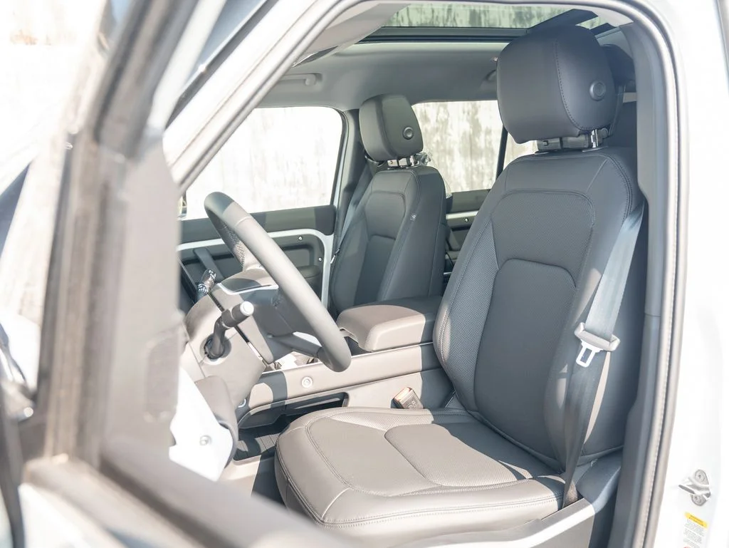 New 2026 White Land Rover S image 19