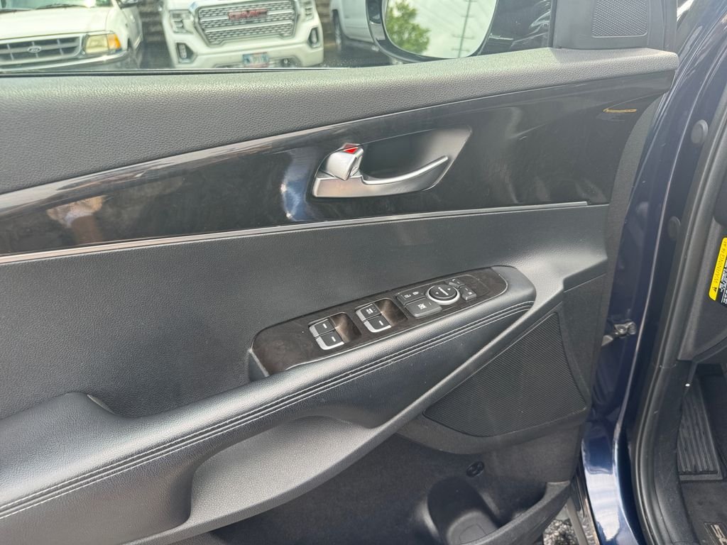 Used 2016 Blue Kia LX image 21