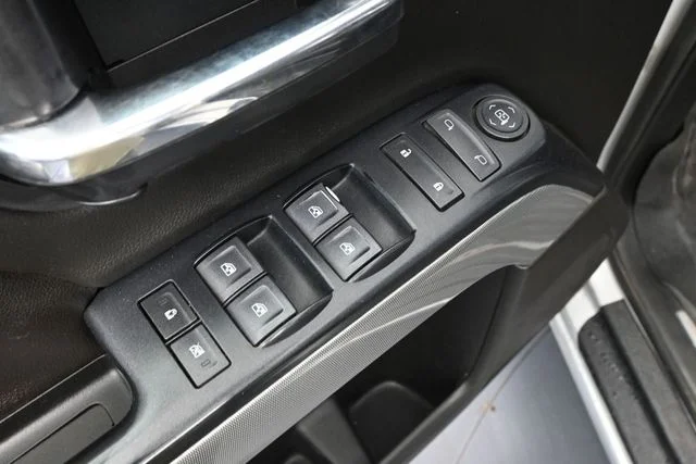 Used 2019 Silver Chevrolet LT image 22
