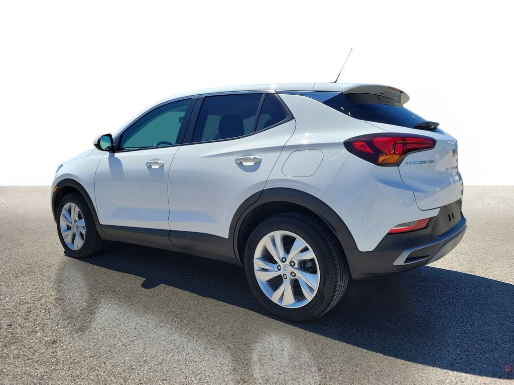 Used 2024 Summit White Buick Preferred image 3