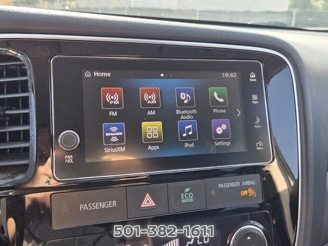 Used 2018 White Mitsubishi SEL image 20