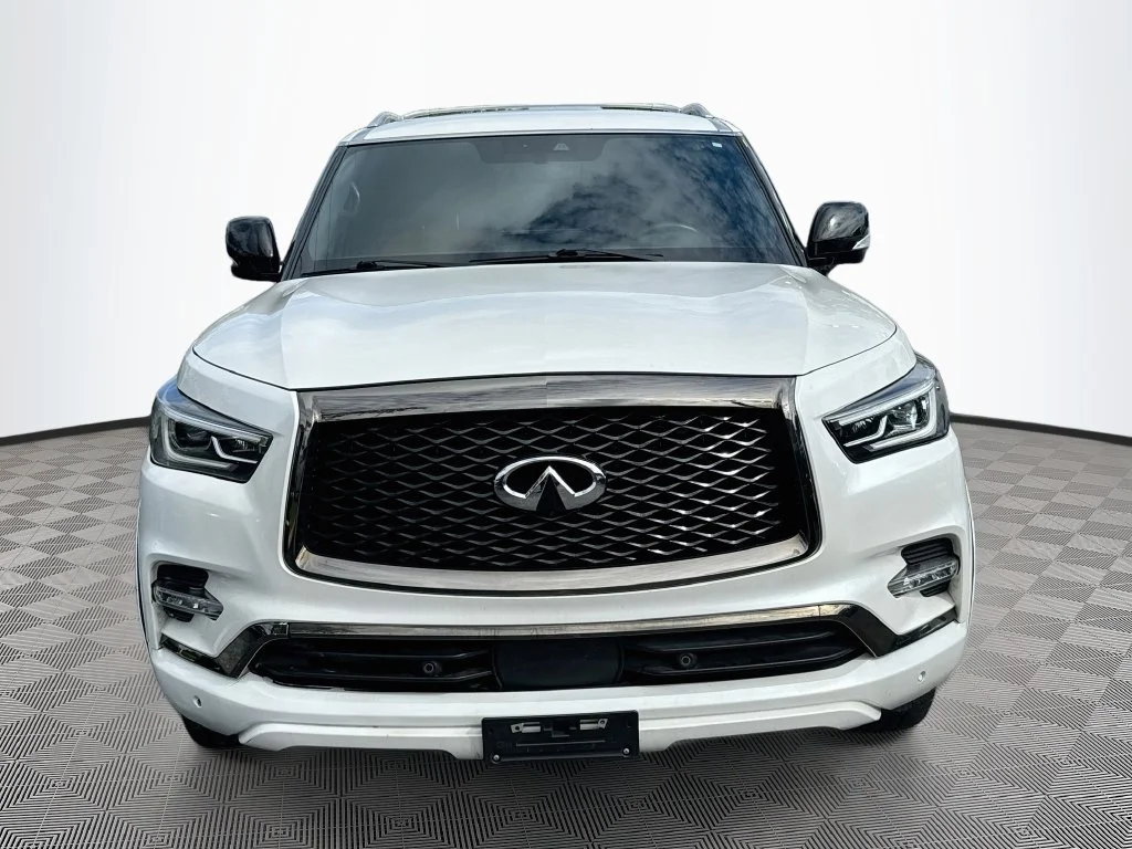 Certified Used 2024 White INFINITI Sensory image 2
