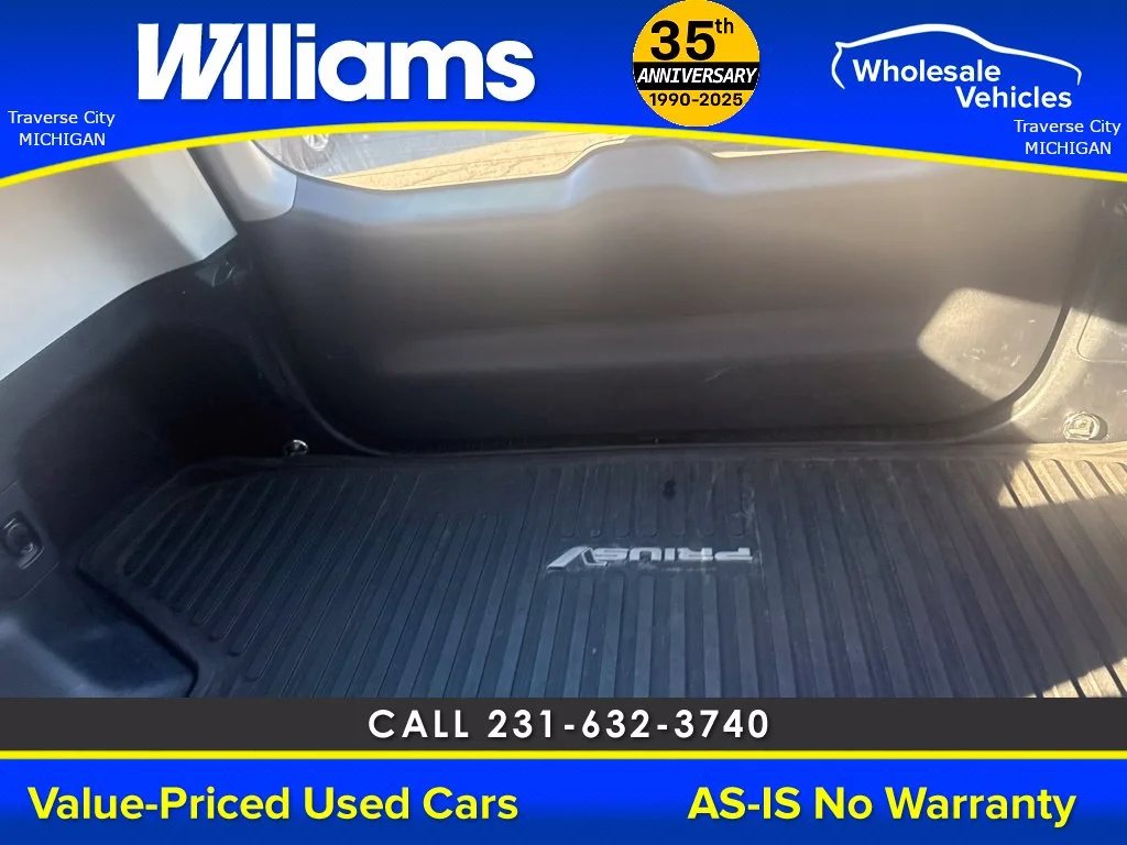 Used 2017 Aqua Toyota Three image 35