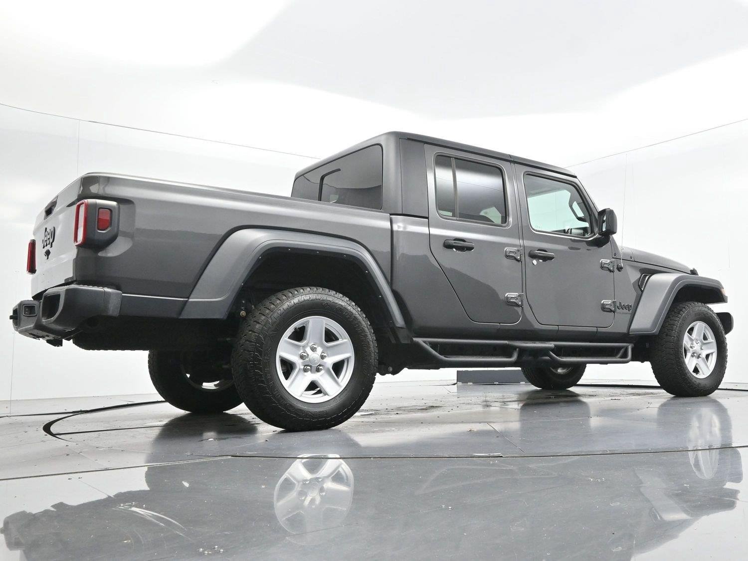 Used 2023 Granite Crystal Metallic Clearcoat Jeep Sport S image 45