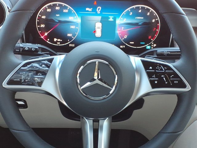 New 2027 Silver Mercedes-Benz GLC 300 image 8