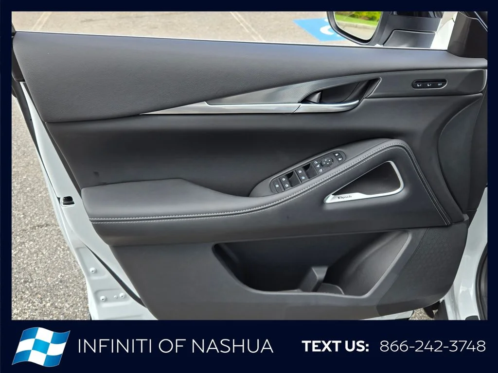 New 2027 RADIANT WHITE INFINITI Luxe AWD image 8