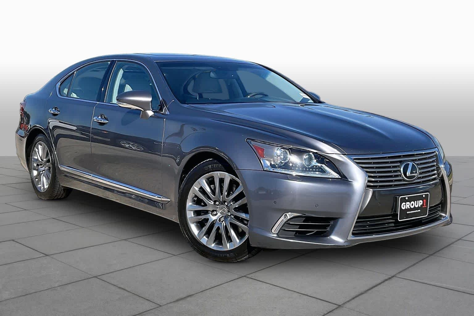 Used 2015 Nebula Gray Pearl Lexus  image 2