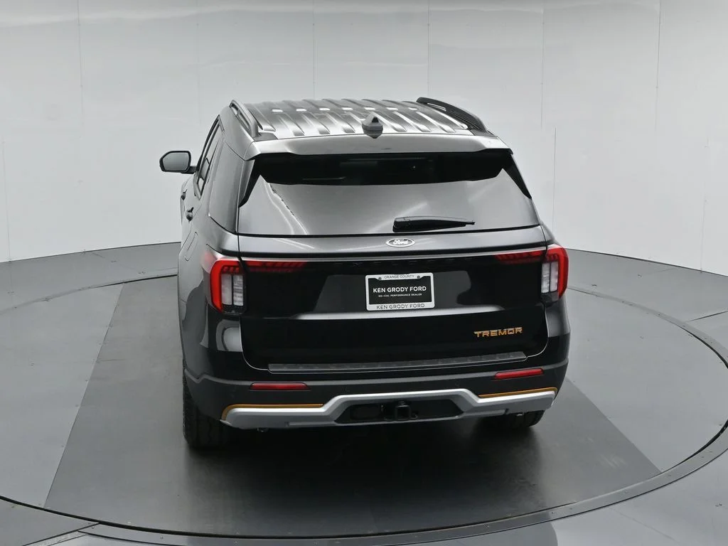 New 2026 Agate Black Metallic Ford Tremor image 42