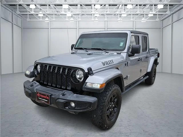 Used 2021 Billet Silver Metallic Clearcoat Jeep Willys 4x4 Crew Cab 5 ft. box image 1