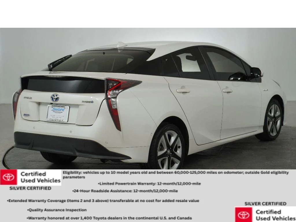 Used 2017 Blizzard Pearl Toyota Three Touring image 4