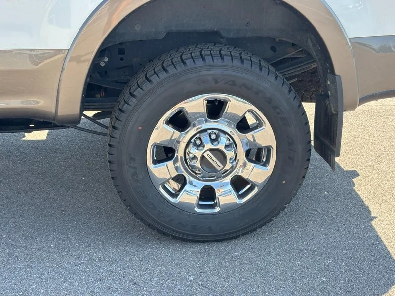 Used 2022  Ford King Ranch image 9
