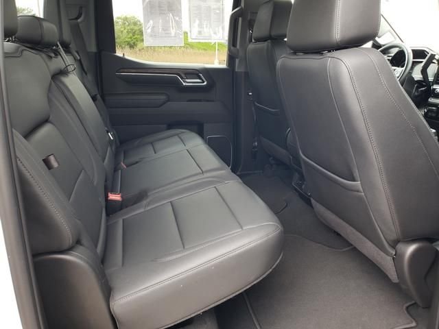 Used 2025 White GMC SLT image 16