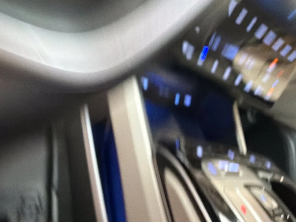 Used 2024 Shimmering Silver Hyundai SEL Convenience image 31