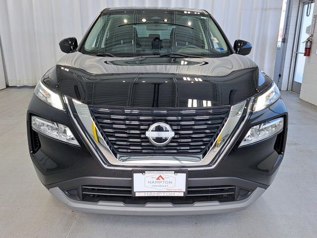 Used 2023 Black Nissan SV image 3