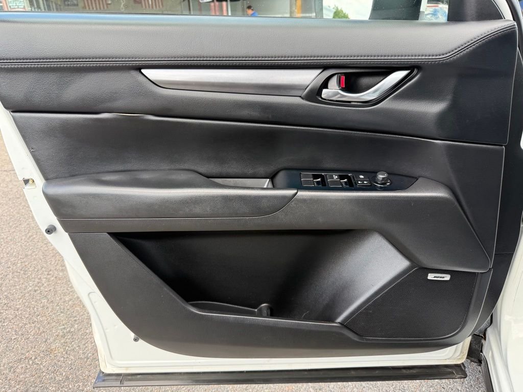 Used 2017 White Mazda Touring image 23