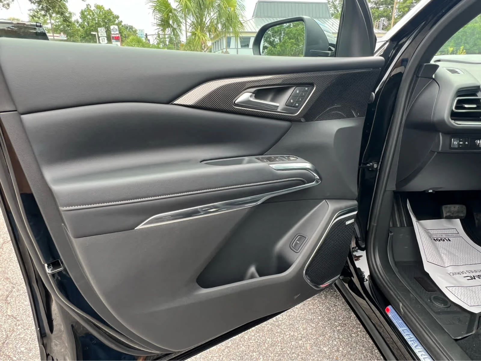 New 2026 Mosaic Black Metallic Chevrolet High Country image 9