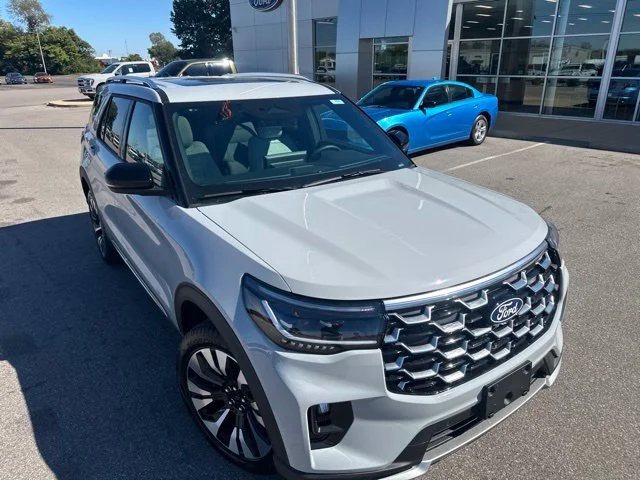 New 2027 Avalanche Gray Ford Platinum™ image 6
