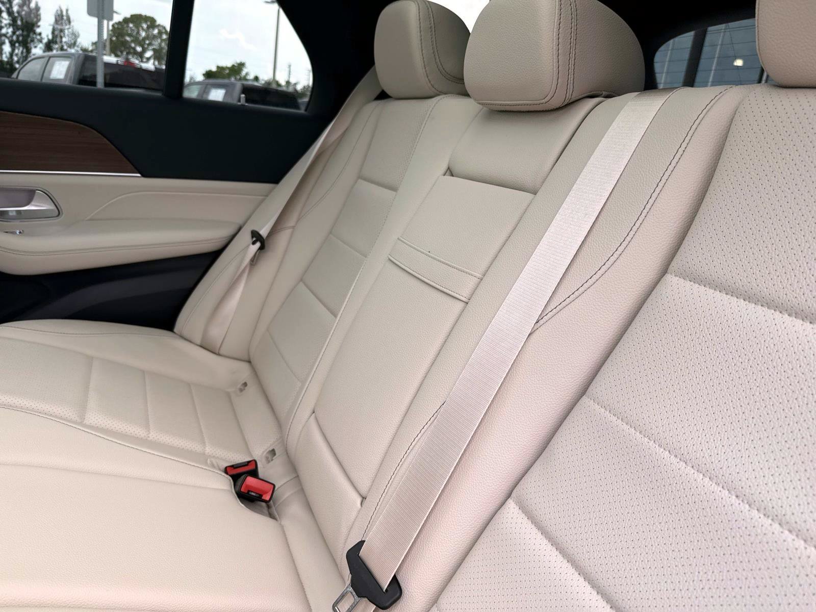 New 2026 Polar White Mercedes-Benz 350 4MATIC® SUV image 13