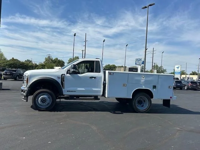 2024 Ford F-450 Super Duty Chassis Cab XL - Photo 4