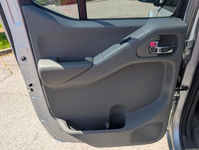 Used 2013 Silver Nissan SV image 16