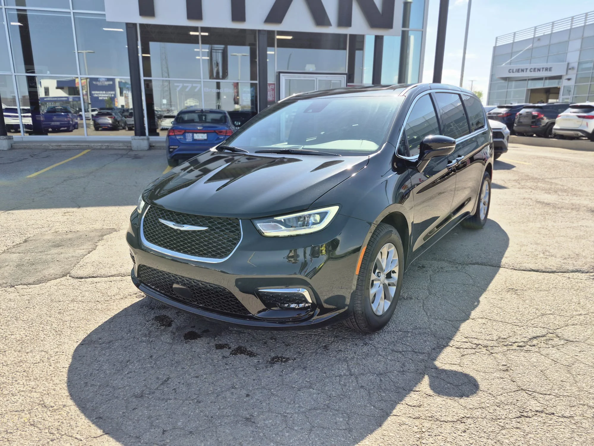 Certified Used 2026 Diamond Black Crystal Pearl Chrysler Select AWD*7 Pass | Adaptive Cruise | Remote Start | Htd Leather | Pano Roof | Htd Wheel | CarPlay image 3