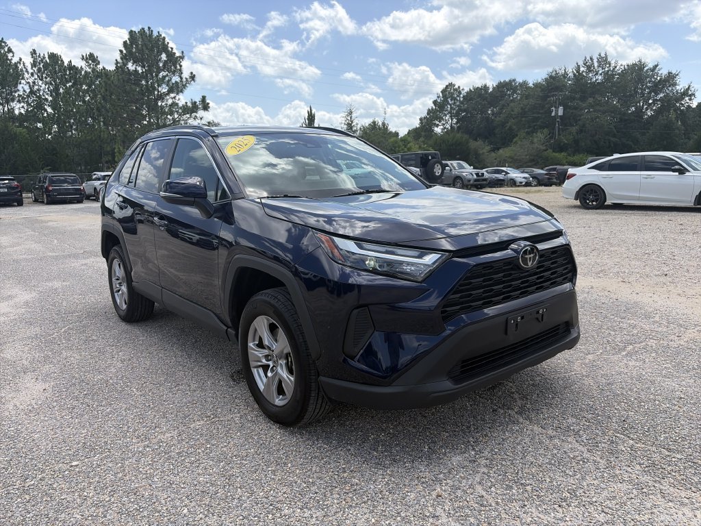 Used 2025  Toyota XLE image 8