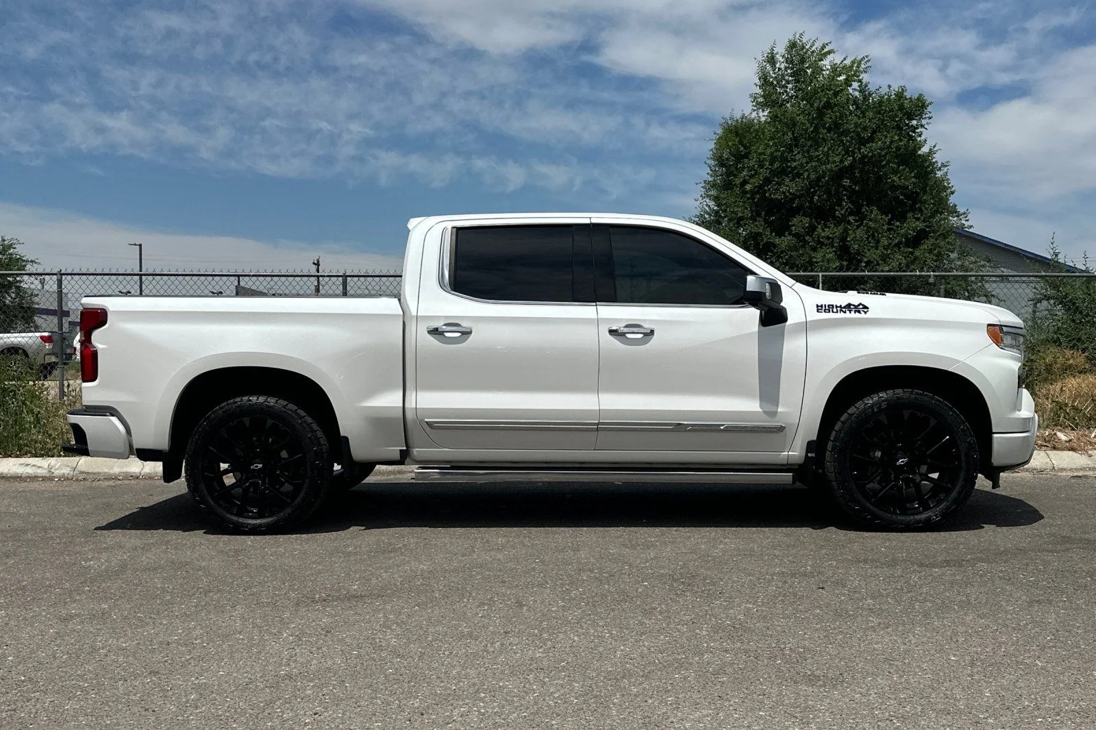 Used 2024 Beige Chevrolet High Country image 2