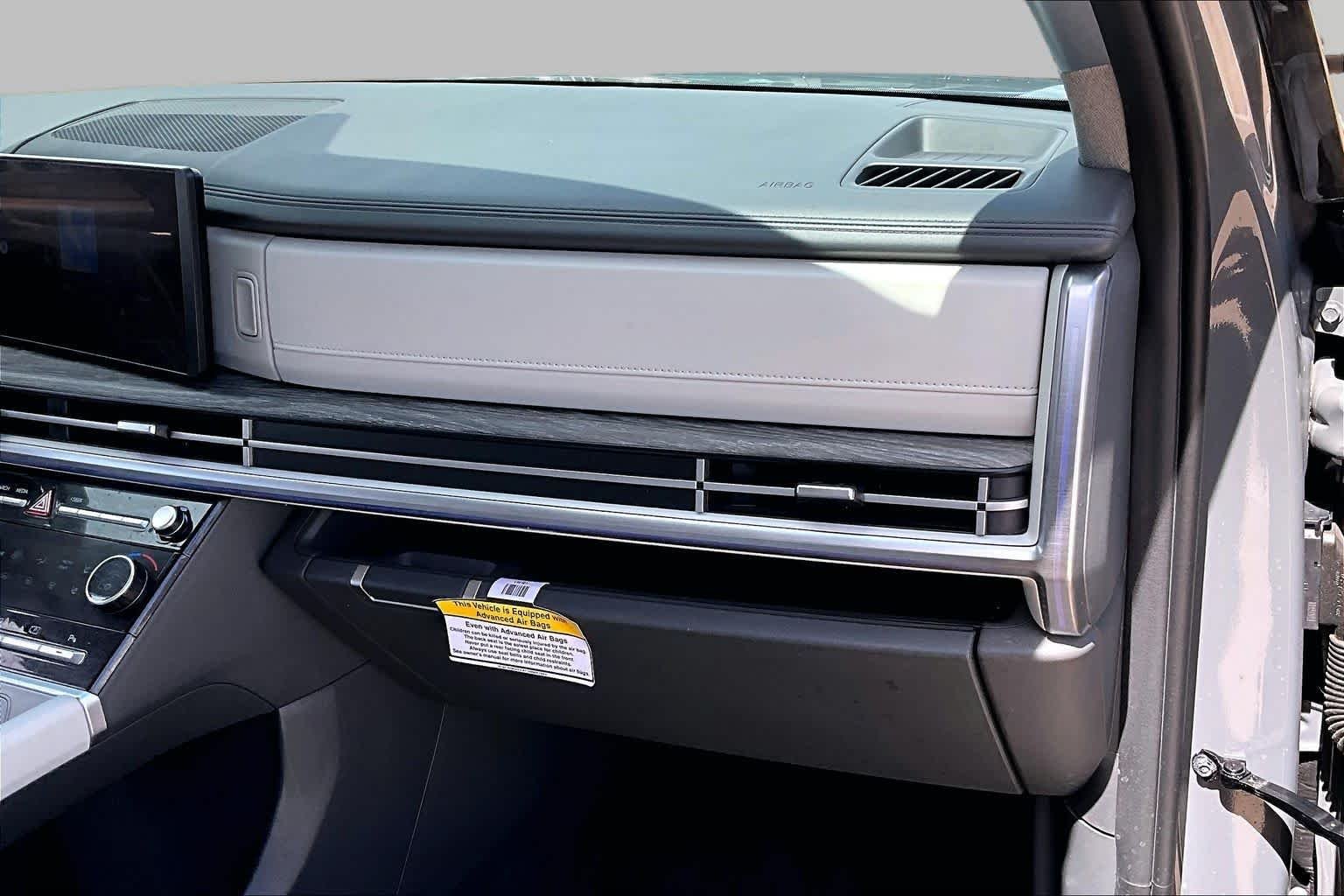 Used 2024 Hampton Gray Hyundai Limited image 17