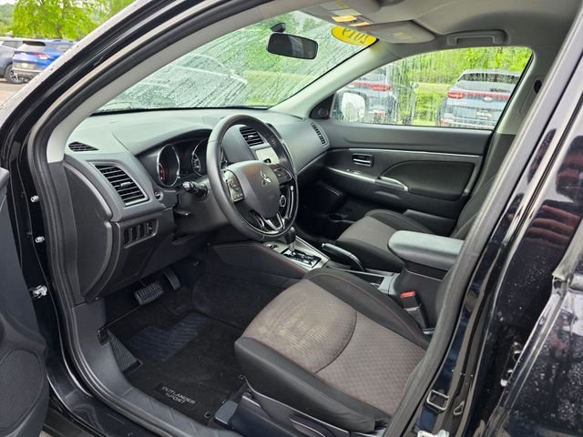 Used 2019 Black Mitsubishi 2.0 SE image 14