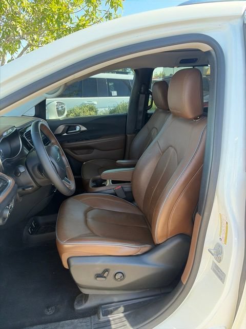 Used 2017 Chrysler Pacifica Limited with VIN 2C4RC1GG9HR729994 for sale in Surprise, AZ